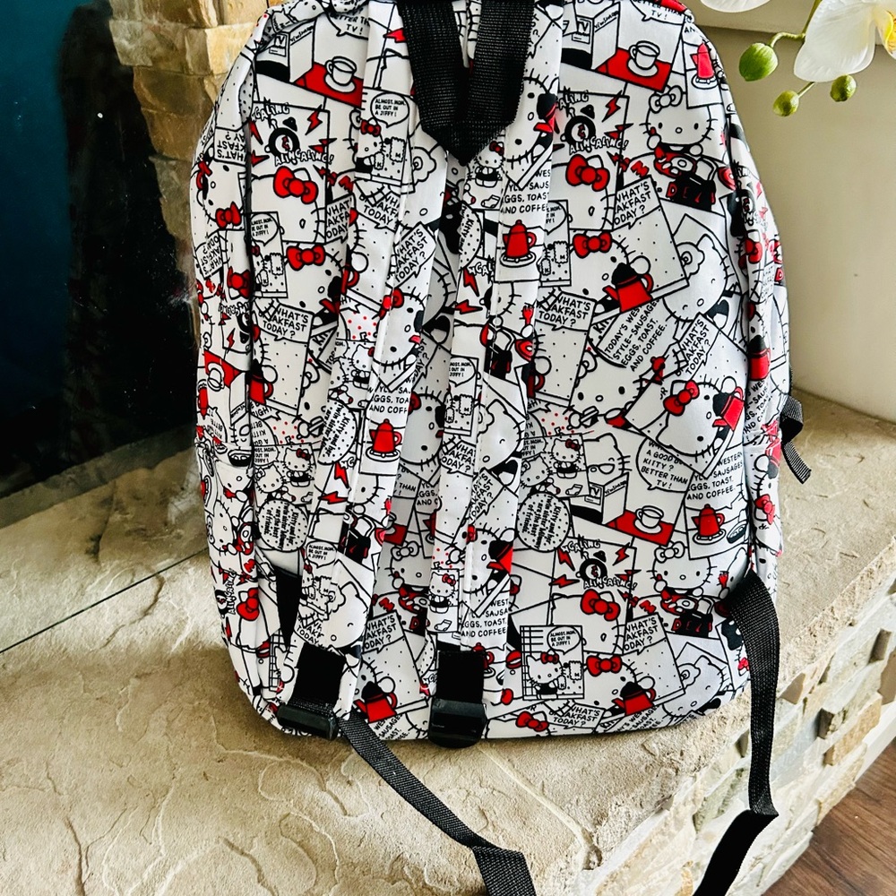 Hello Kitty Backpack - Picture 2 of 2
